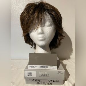 Raquel Welch Trend Setter in SS Hazelnut SS8/29 NWT synthetic wig